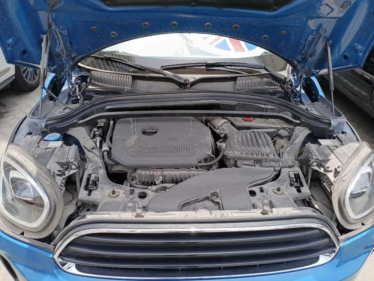 Car image 23