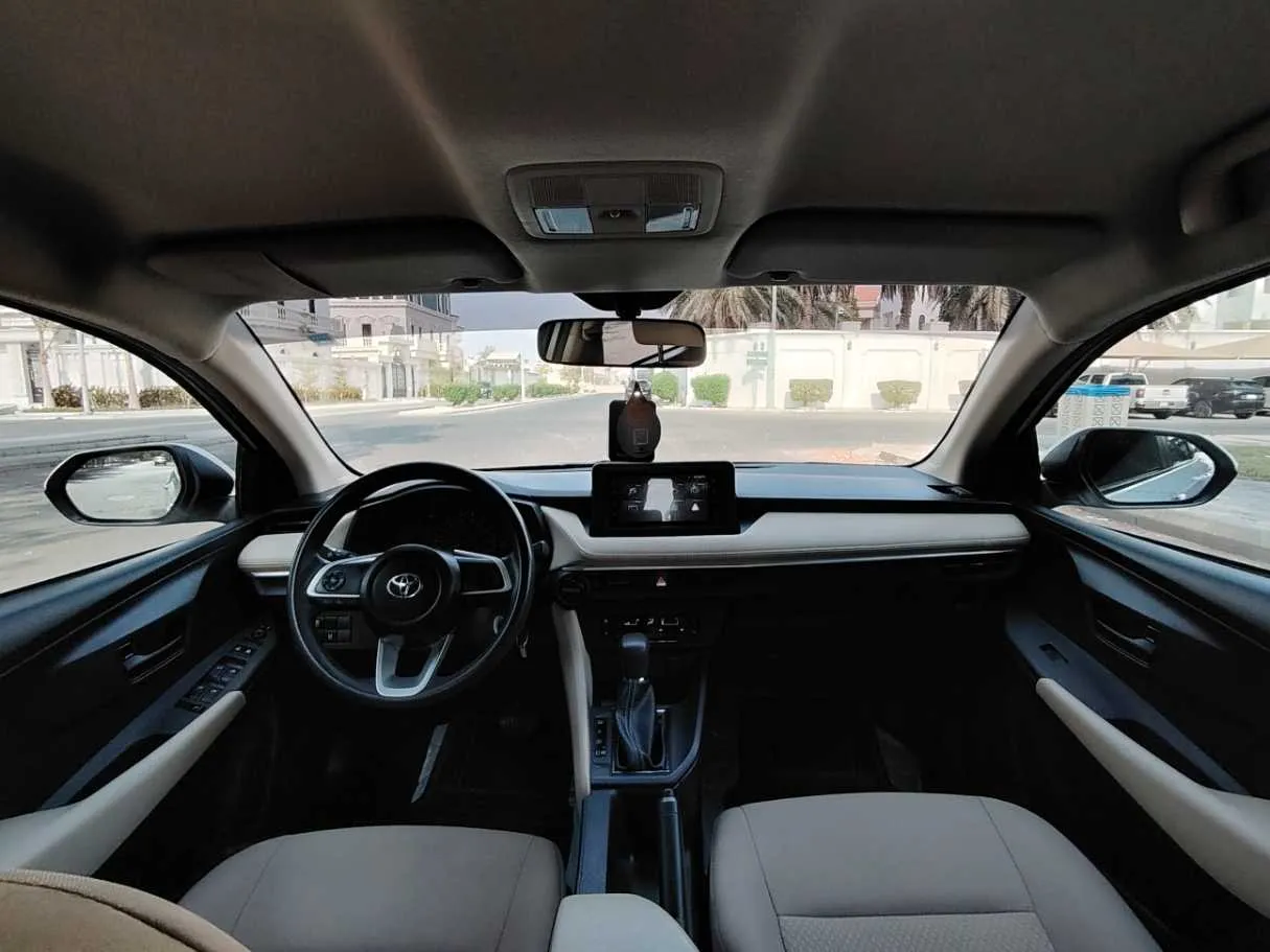 Car image 17