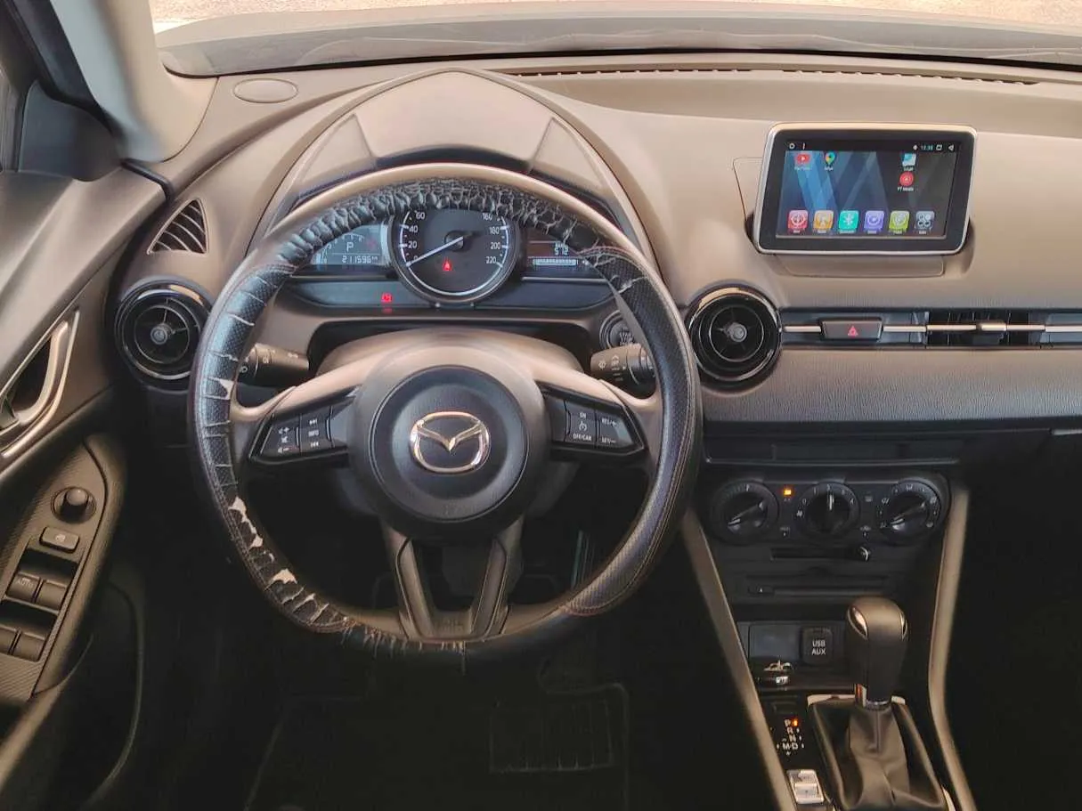 Car image 24