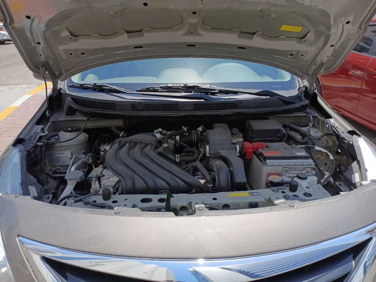 Car image 19
