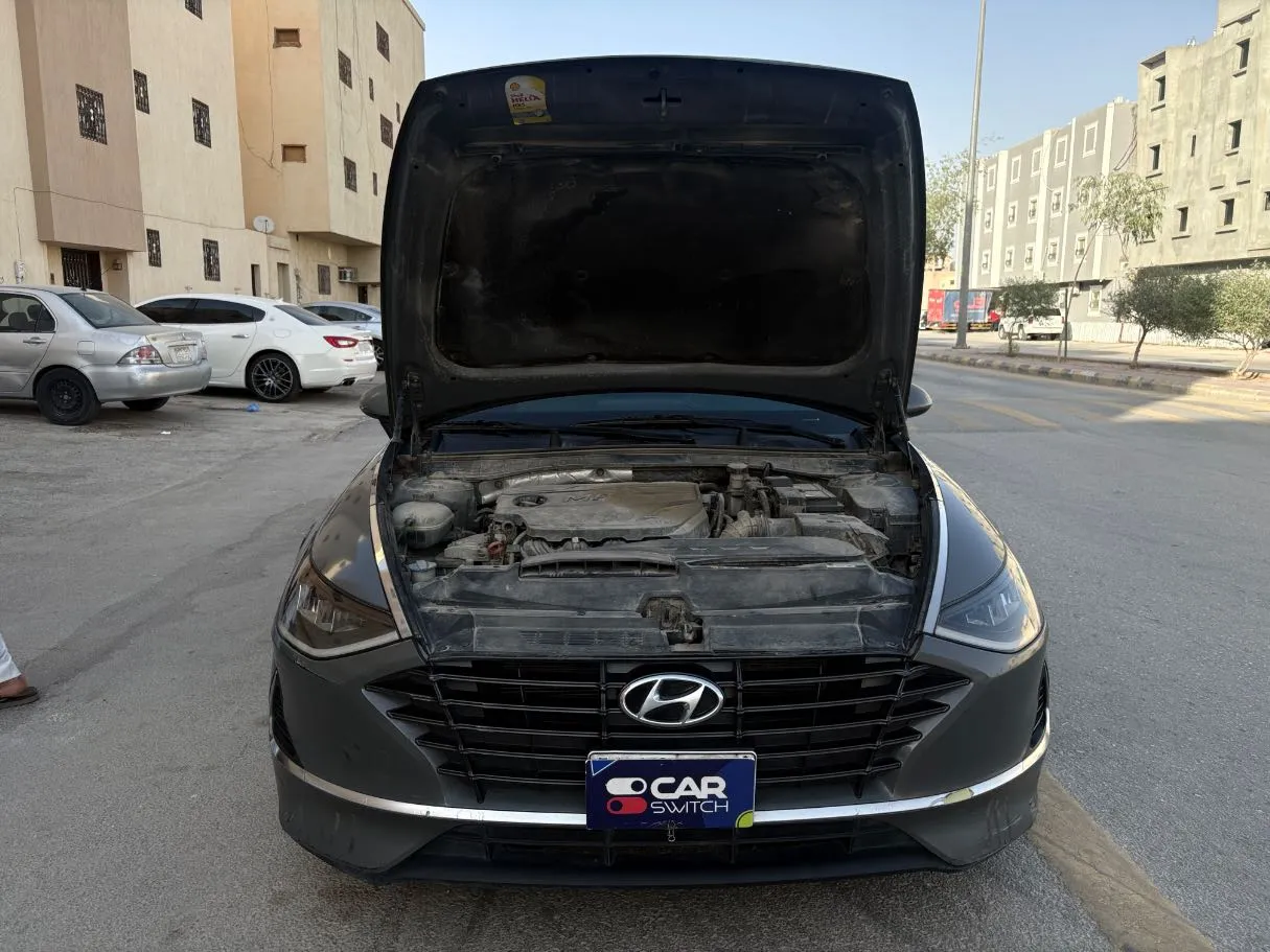Car image 25