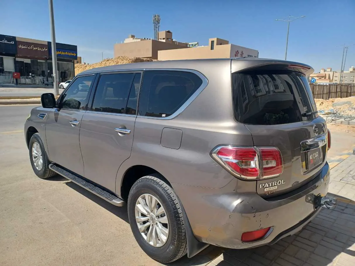 Car image 7