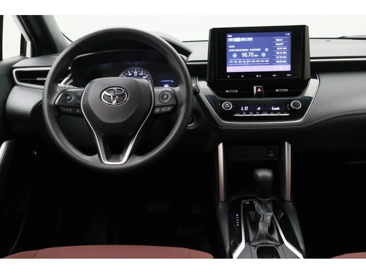 Car image 15