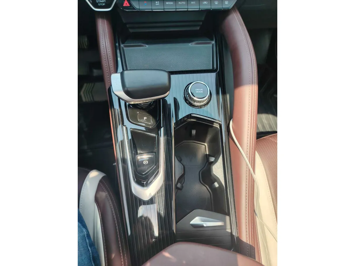 Car image 21