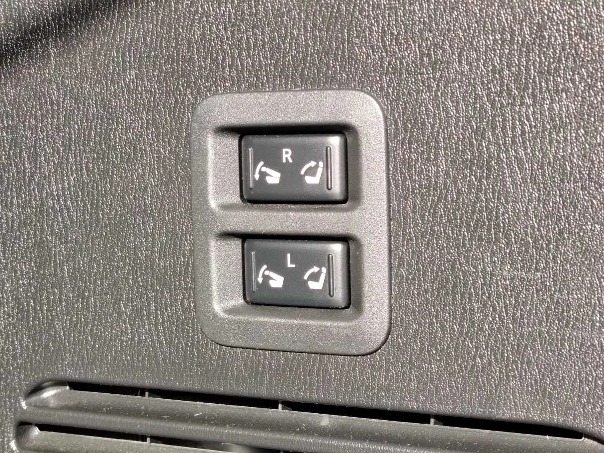 Car image 36