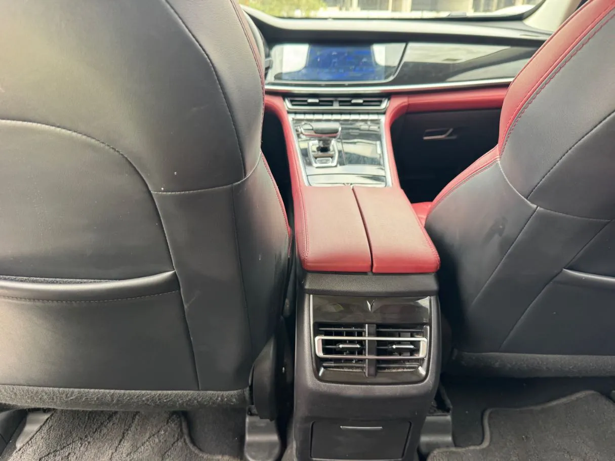 Car image 20