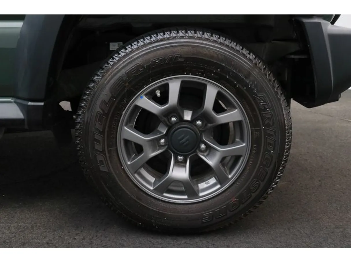 Car image 7