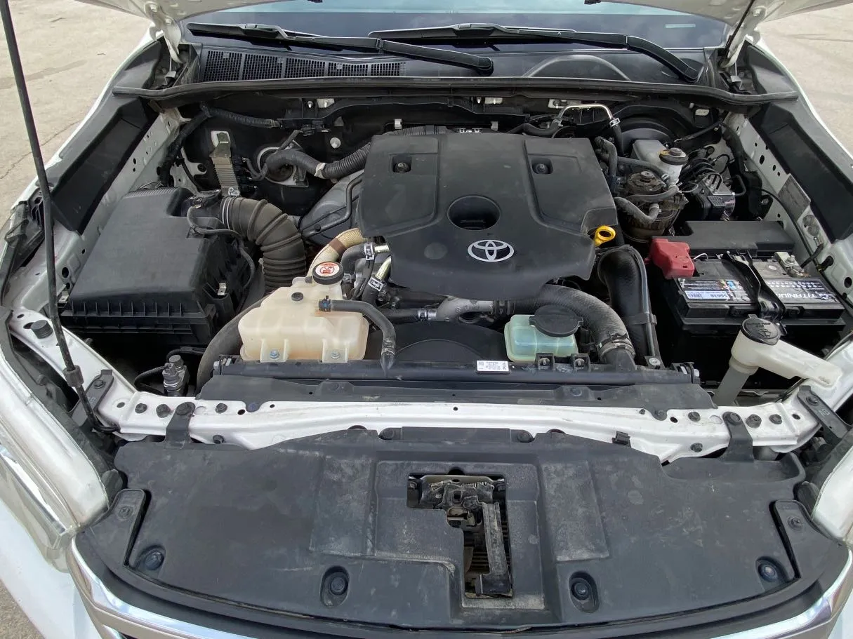 Car image 27
