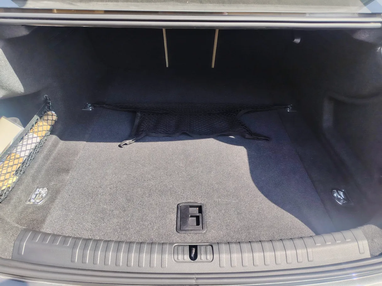 Car image 29