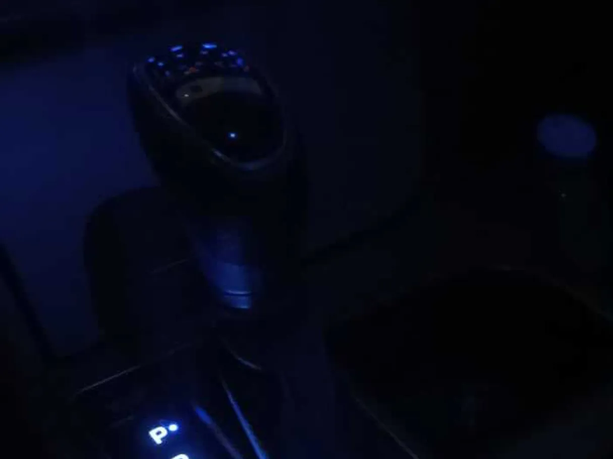 Car image 28