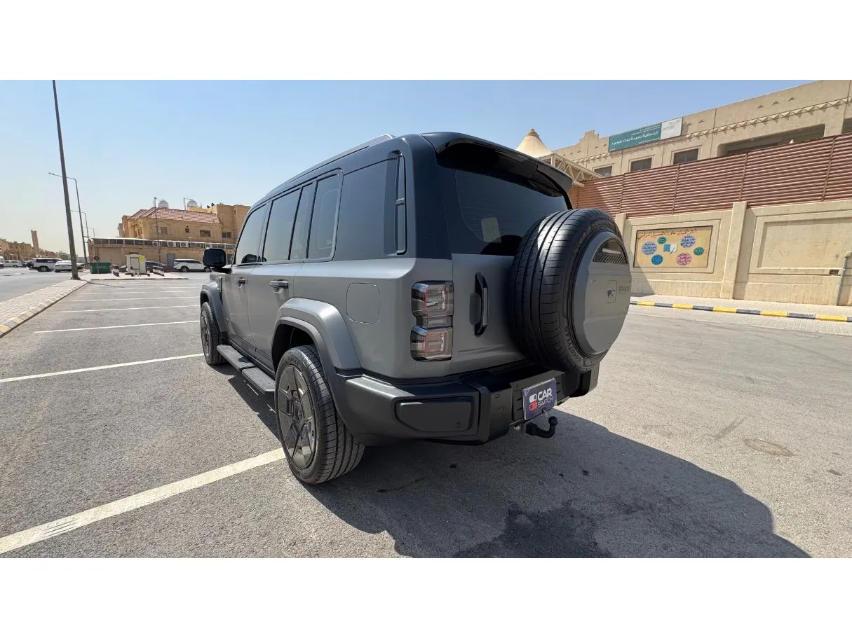 Car image 7