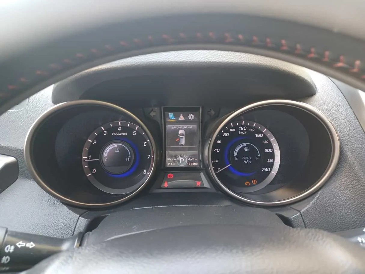 Car image 17