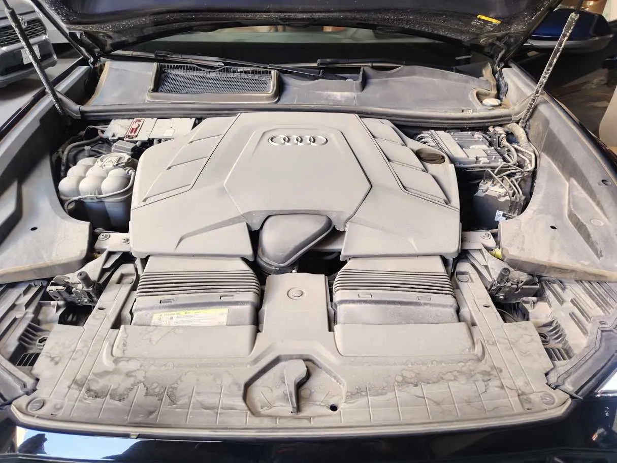 Car image 32