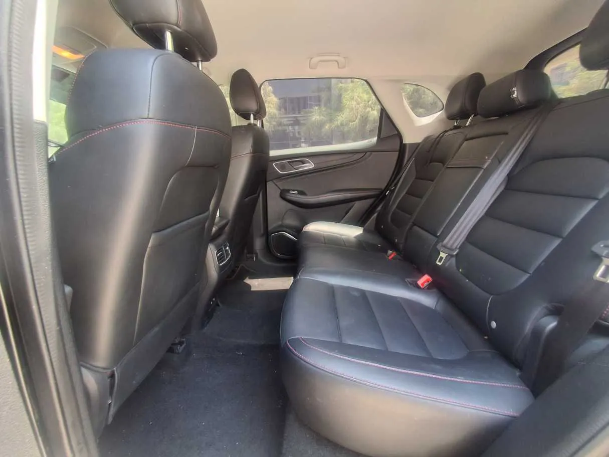Car image 13