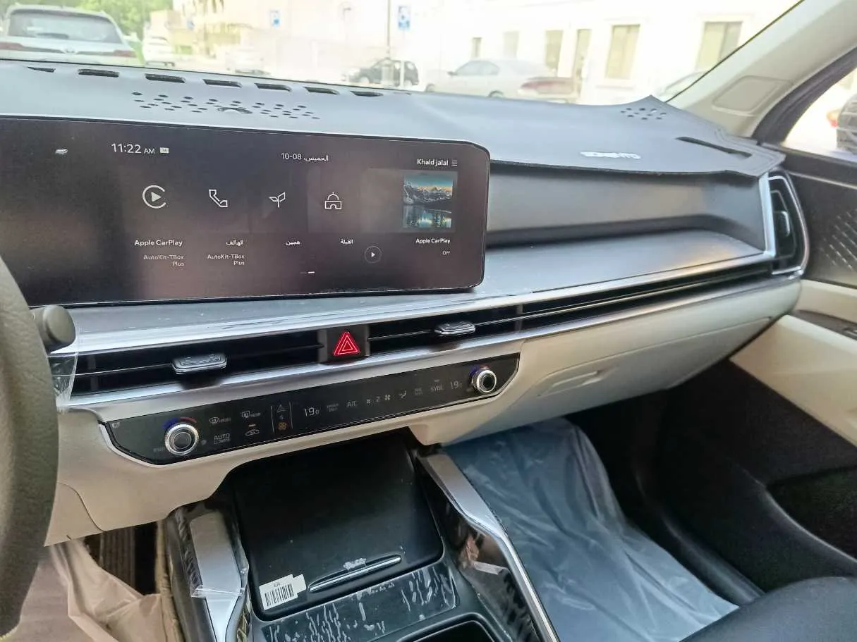Car image 18