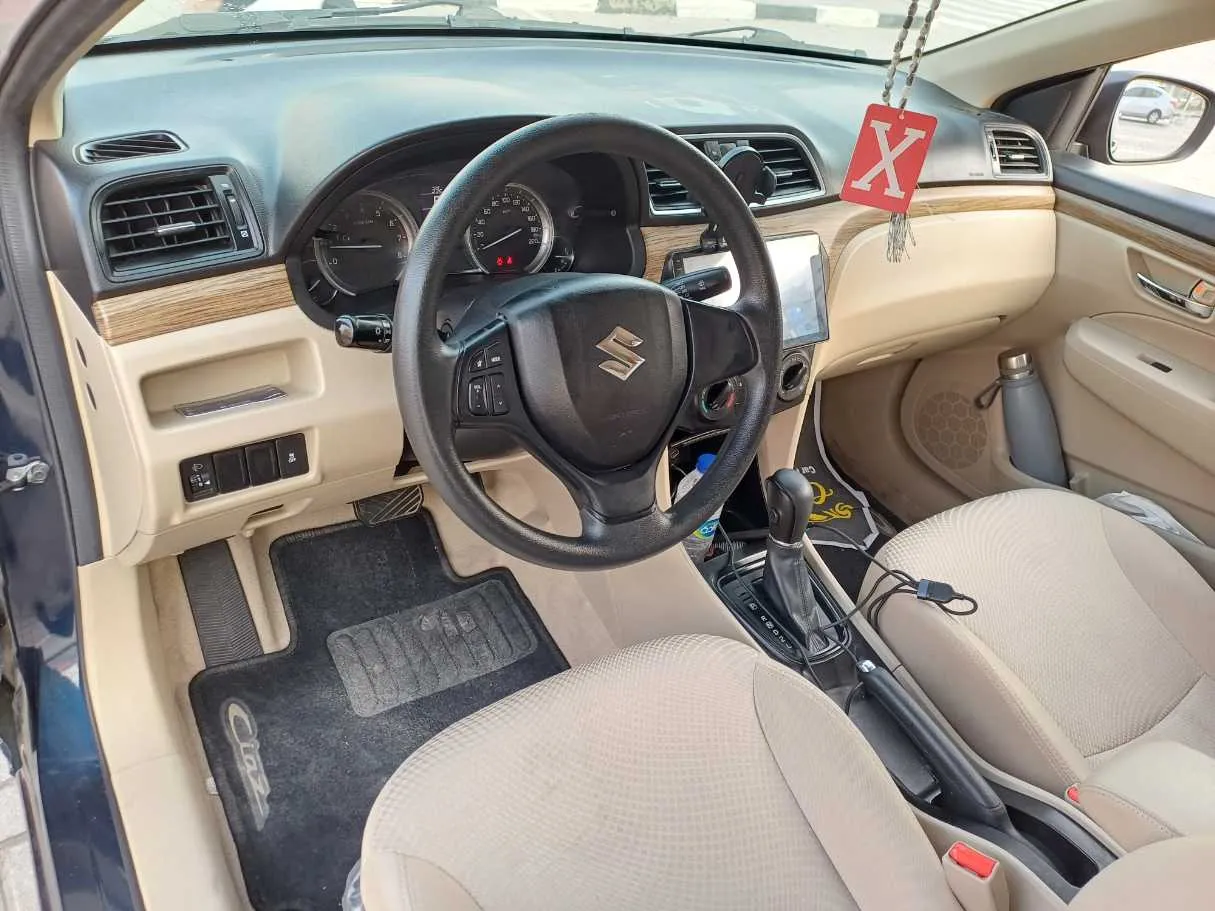 Car image 11