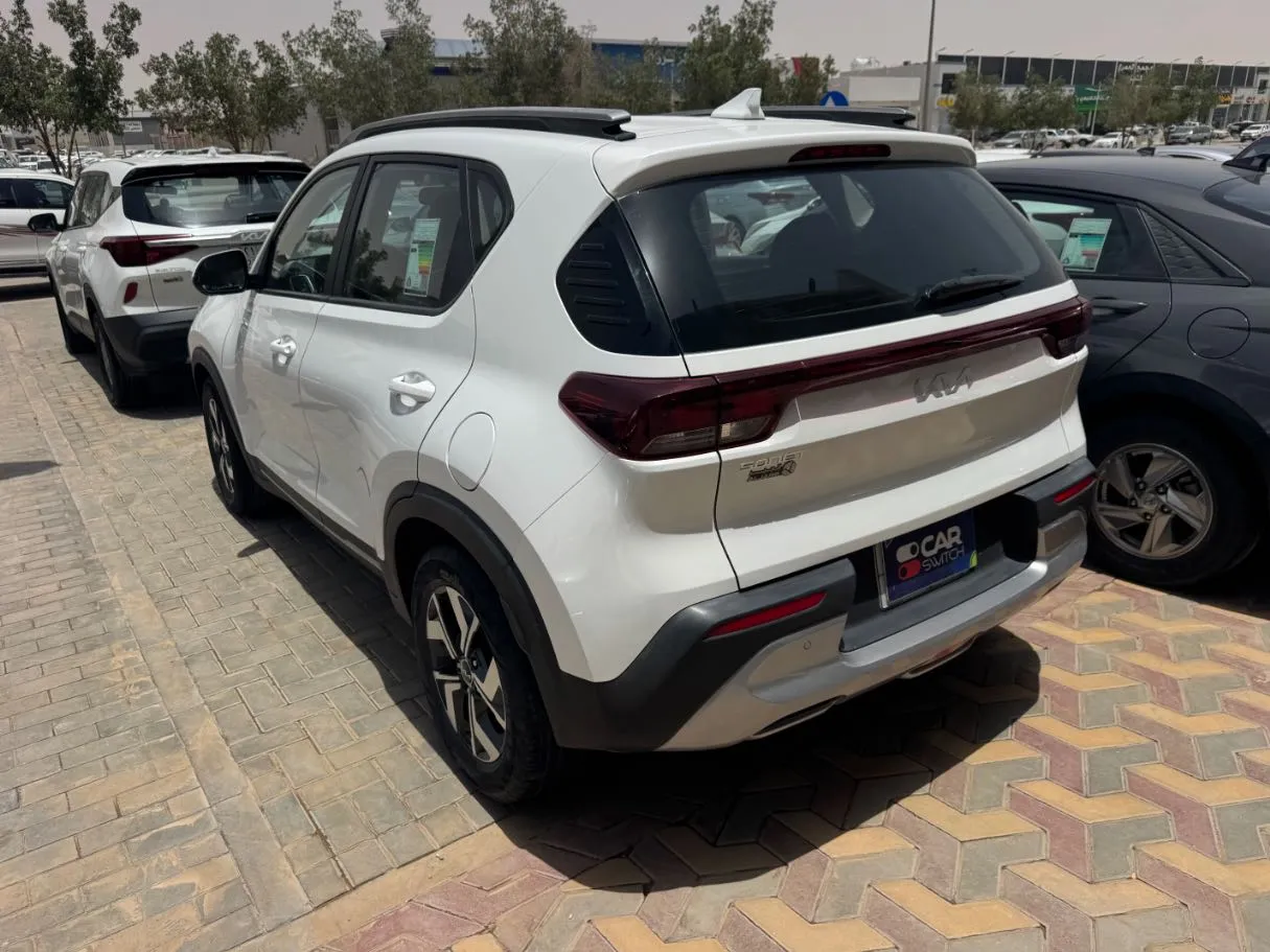 Car image 6