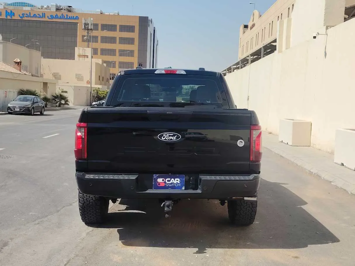 Car image 6