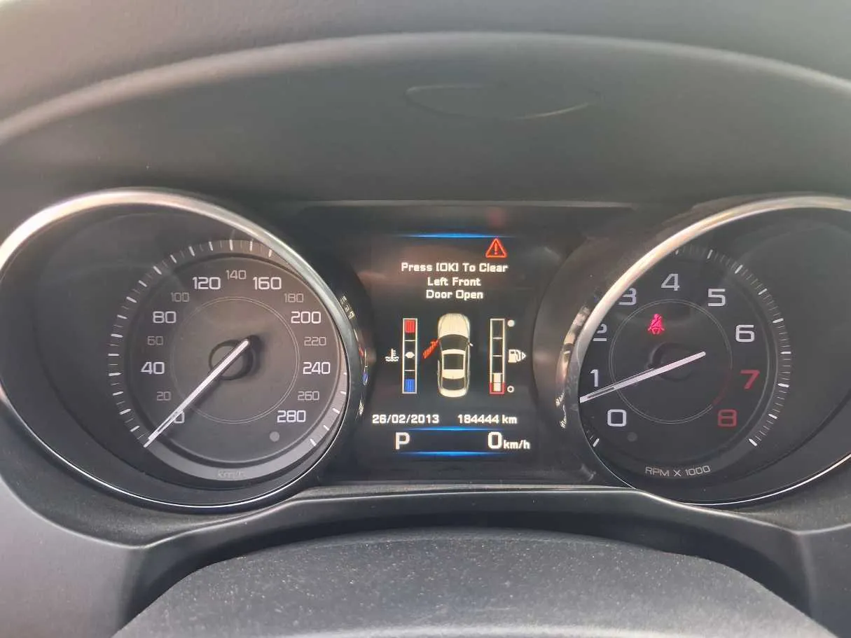 Car image 18