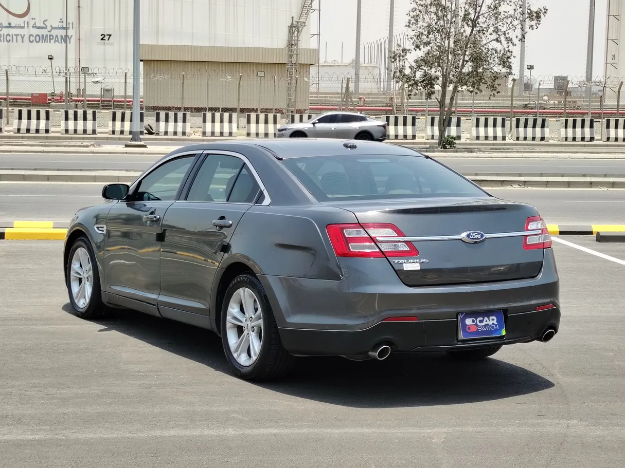 Car image 7