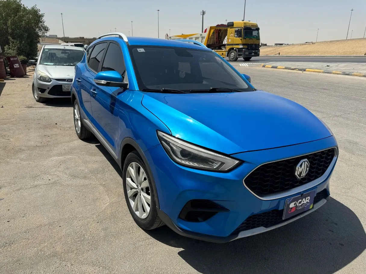 Car image 3