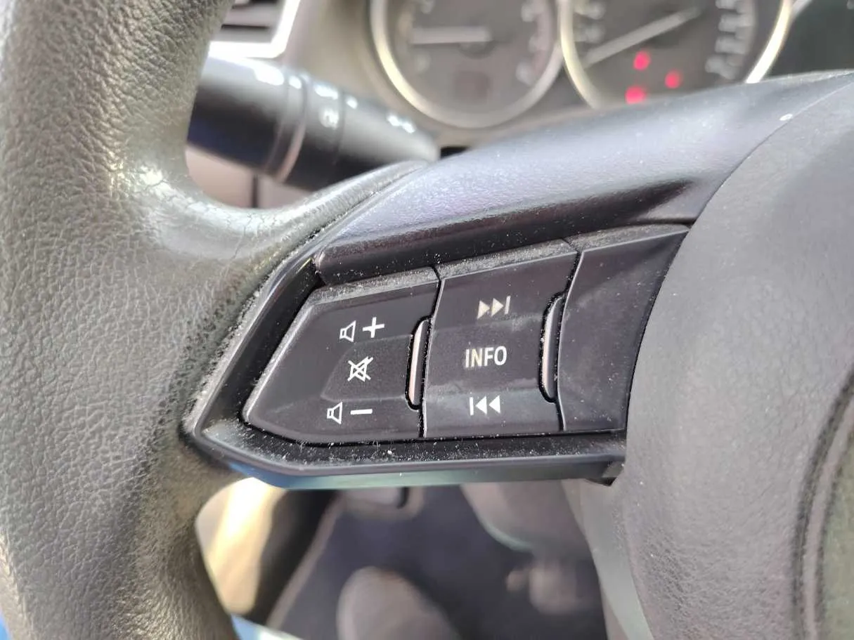 Car image 35