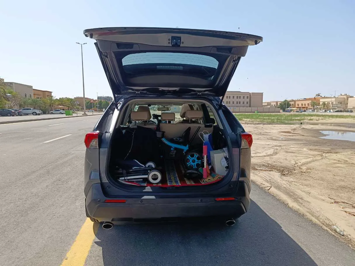 Car image 28