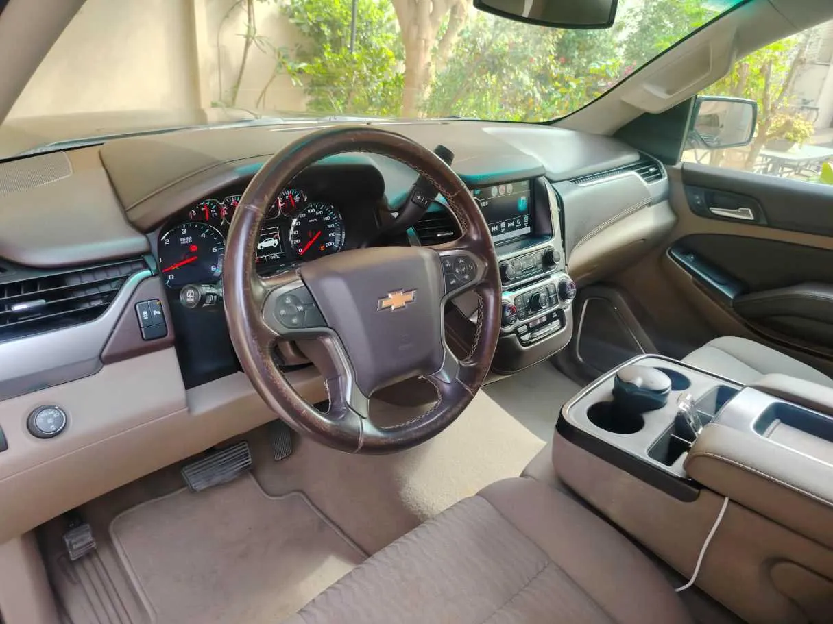 Car image 13
