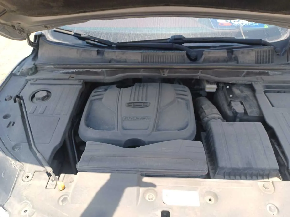 Car image 24