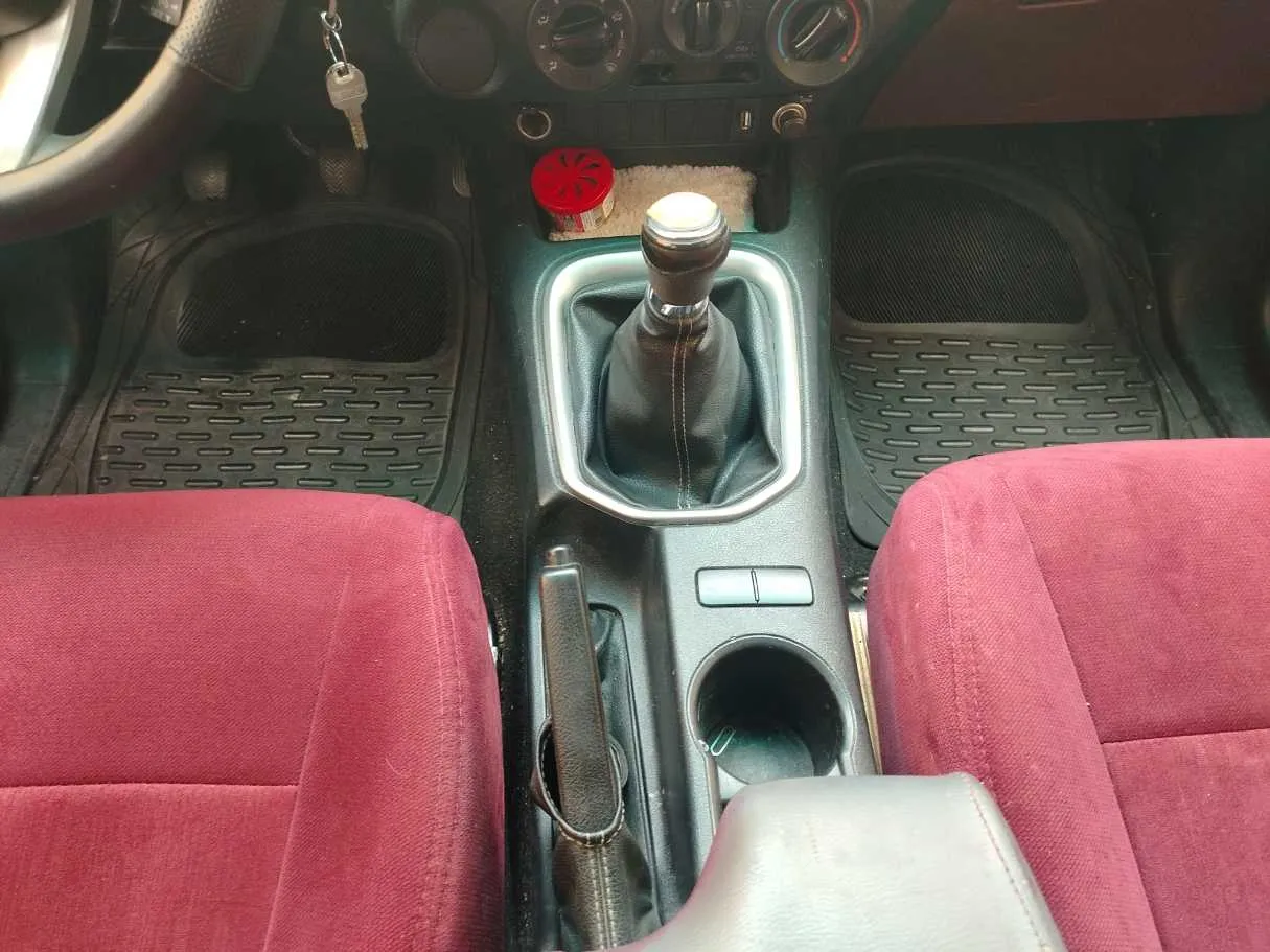 Car image 17
