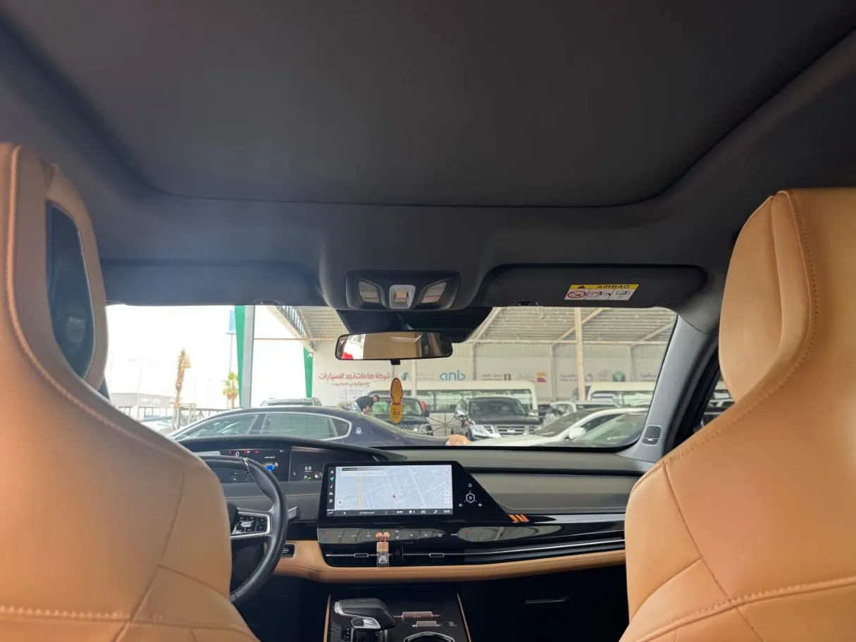 Car image 16