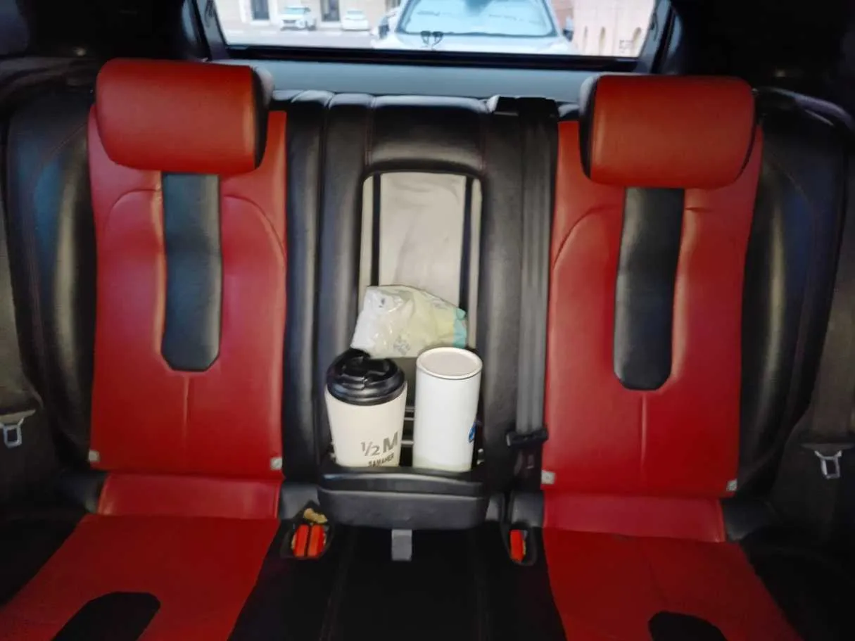 Car image 17