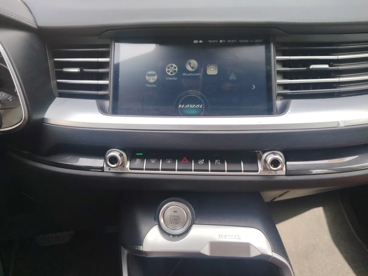 Car image 21