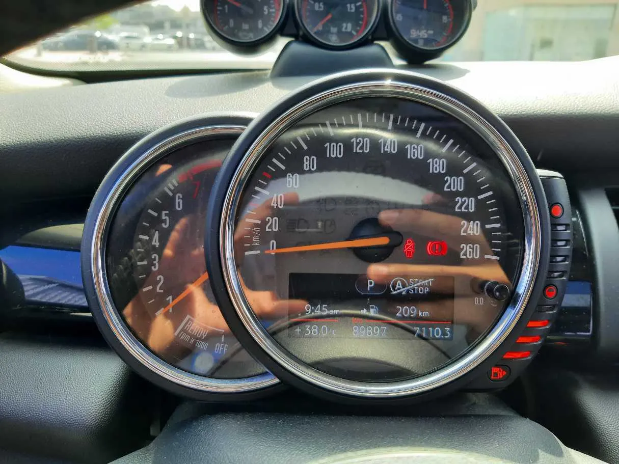 Car image 18