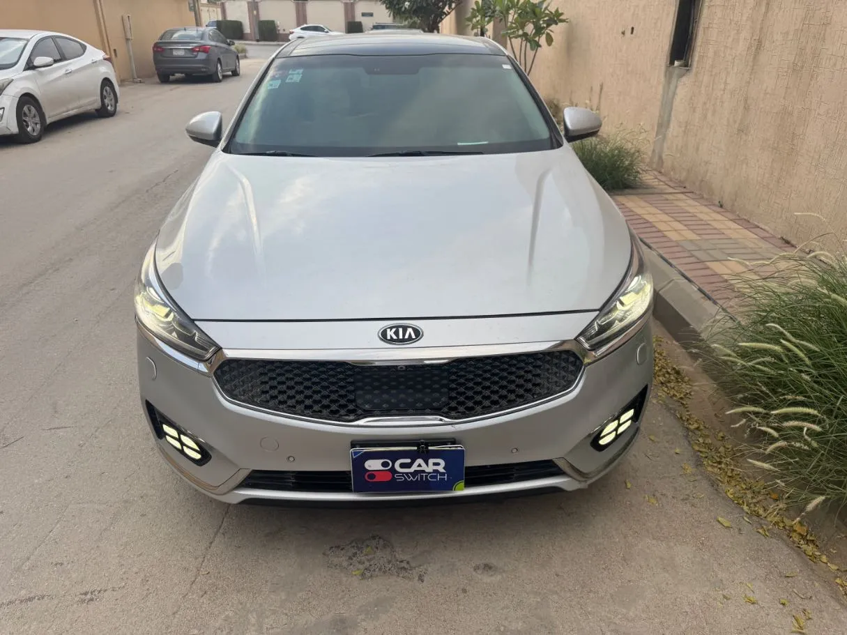 Car image 3
