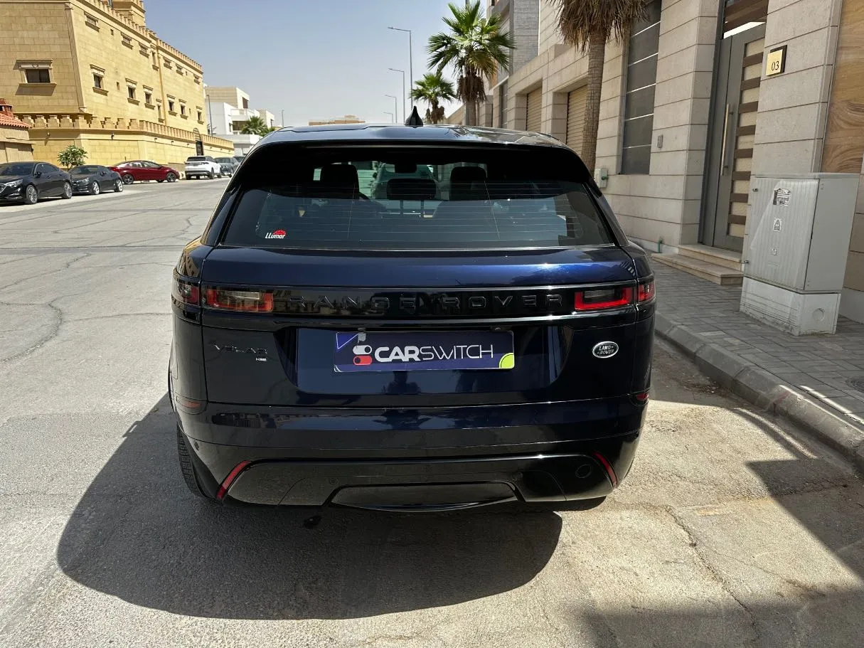 Car image 6