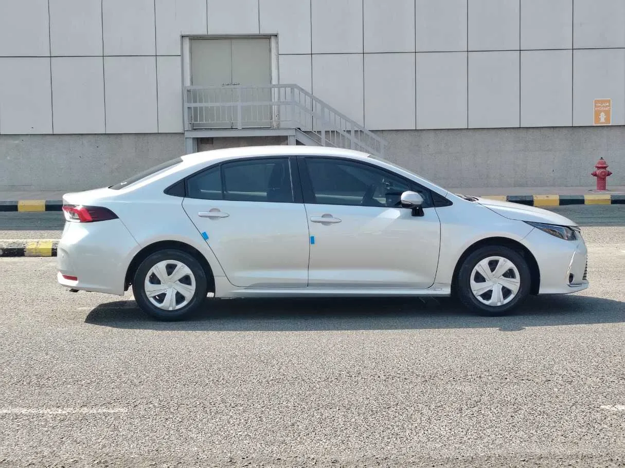 Car image 4