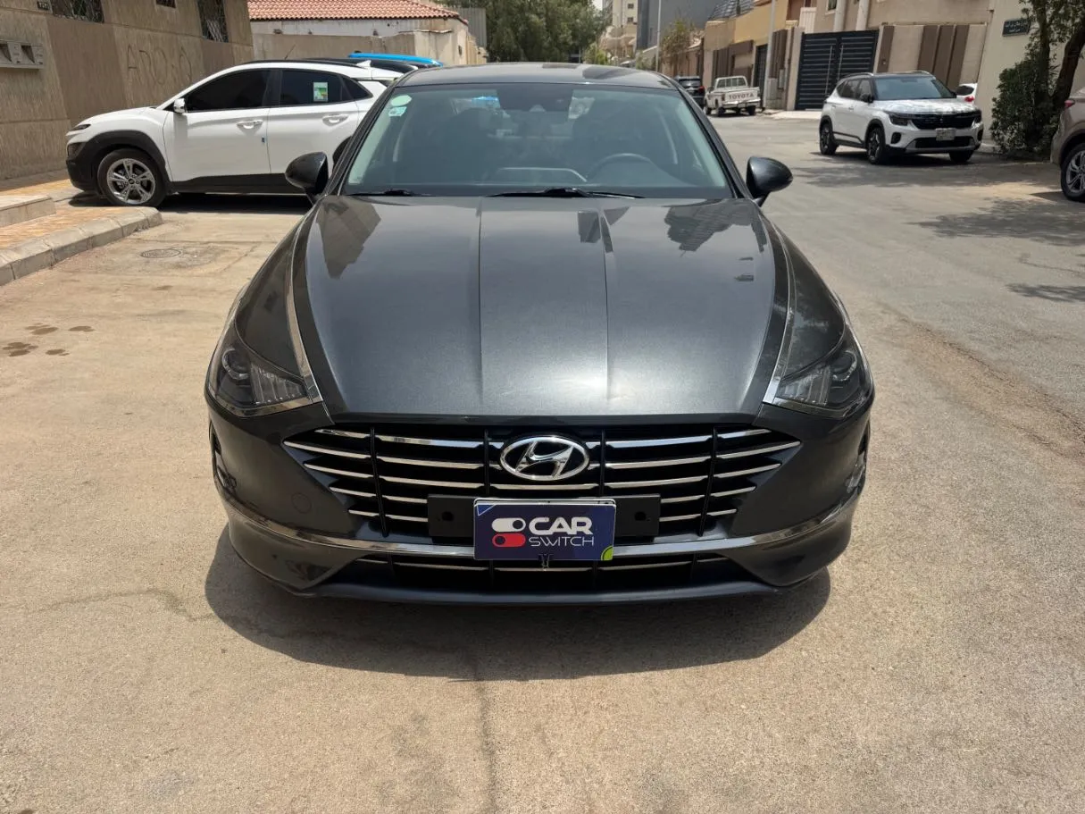 Car image 2