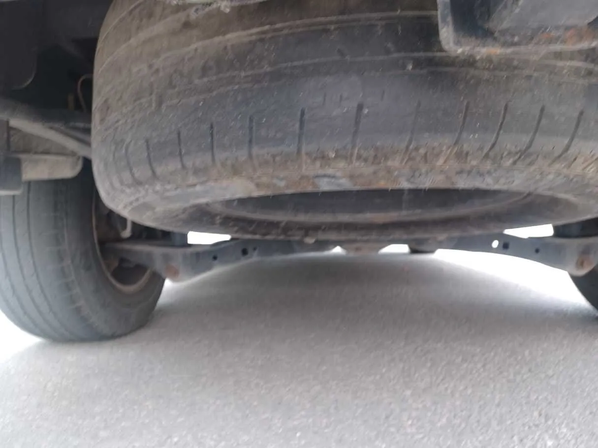 Car image 24