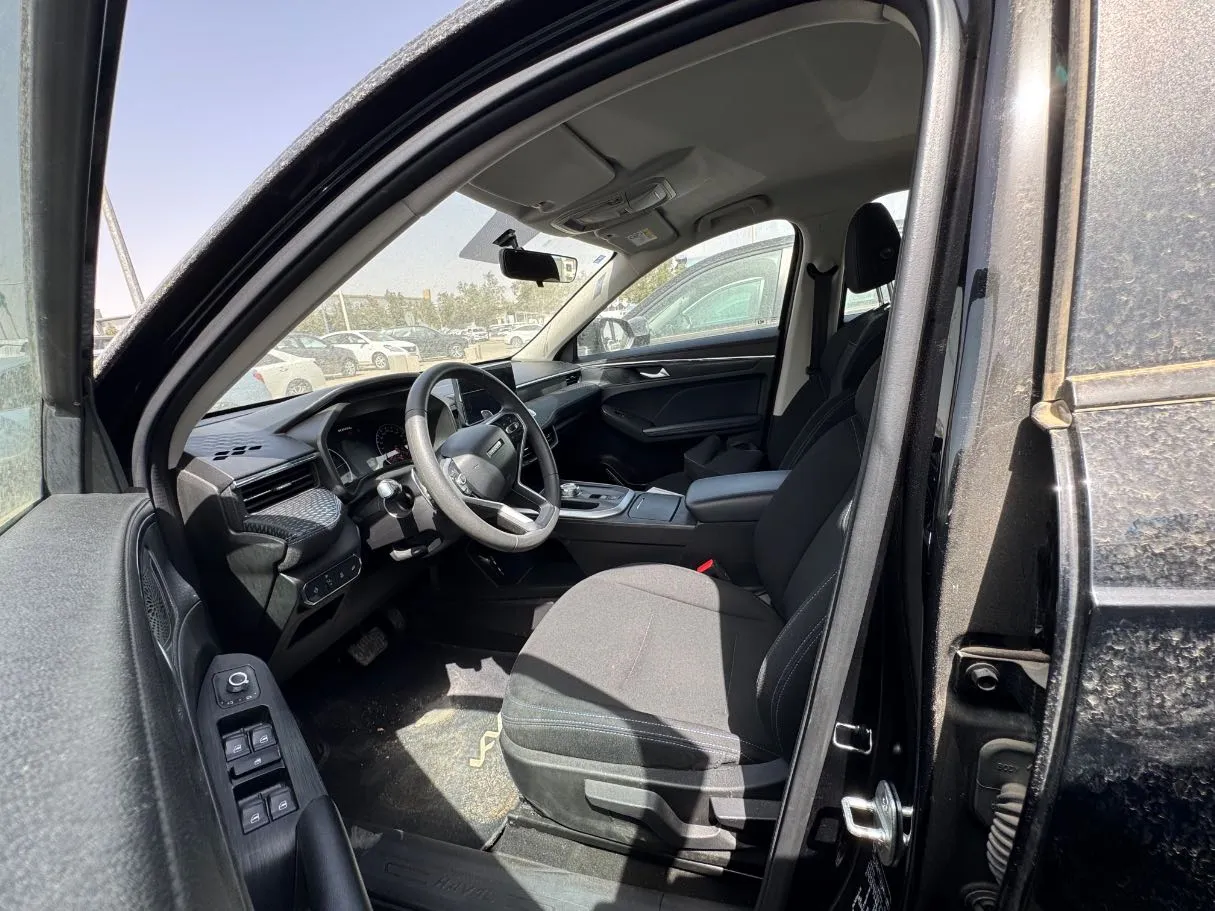 Car image 8