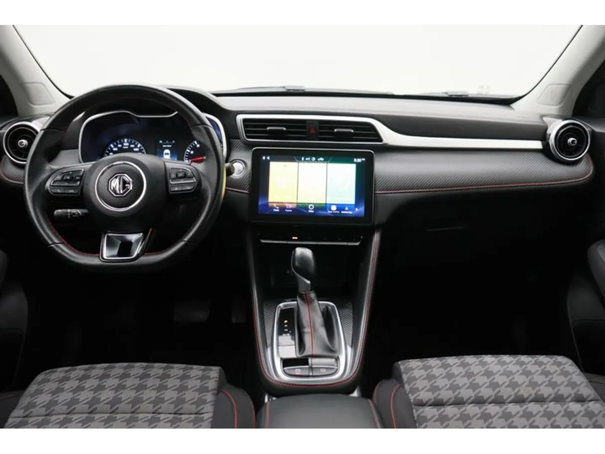 Car image 14