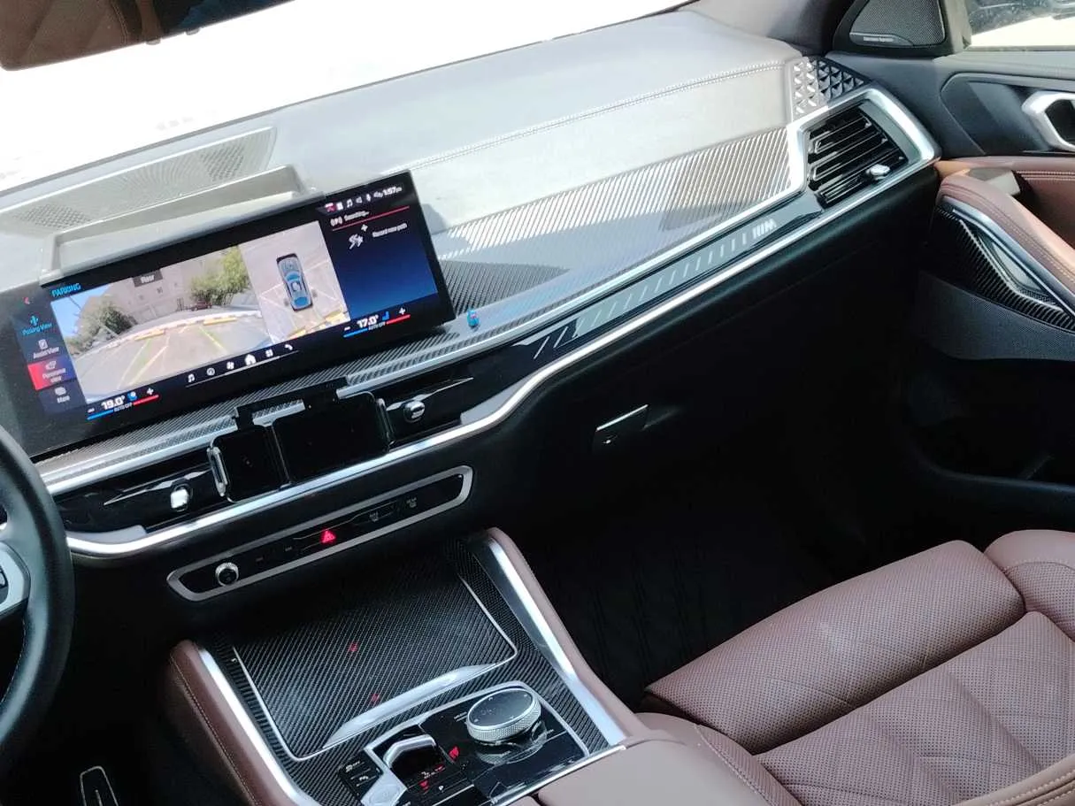 Car image 23