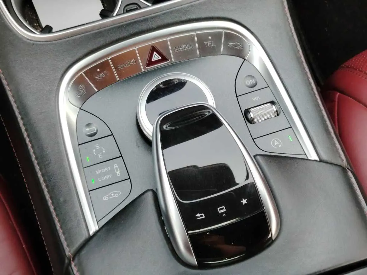 Car image 20