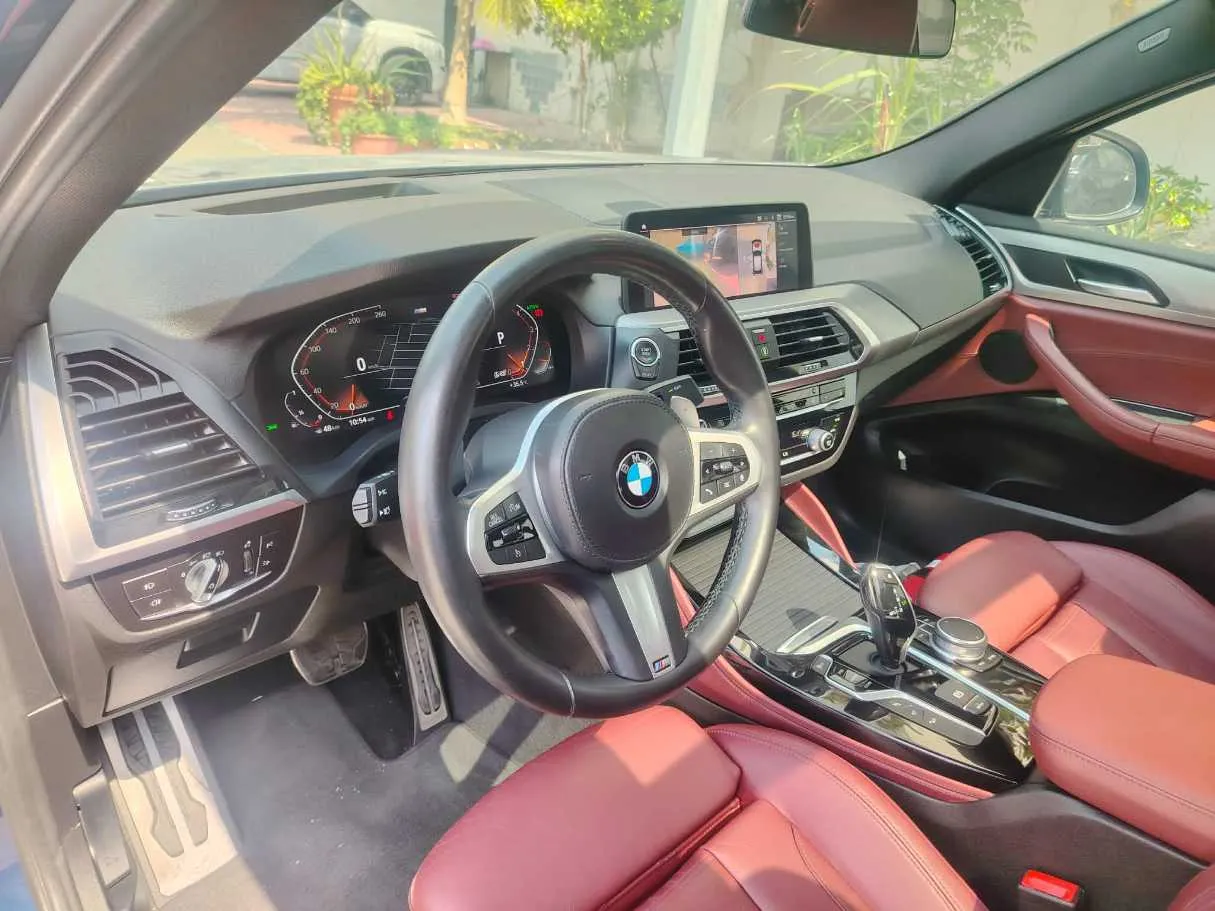 Car image 13