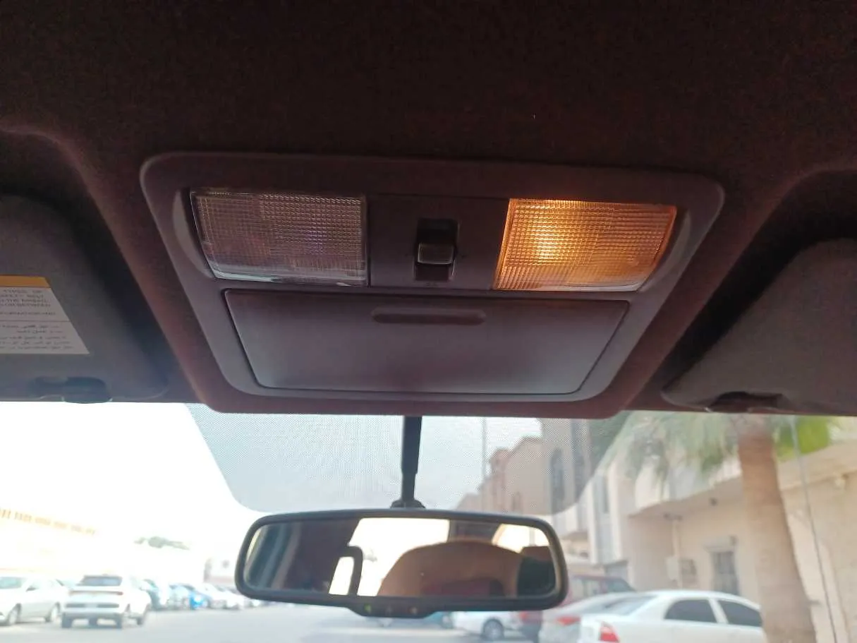 Car image 20