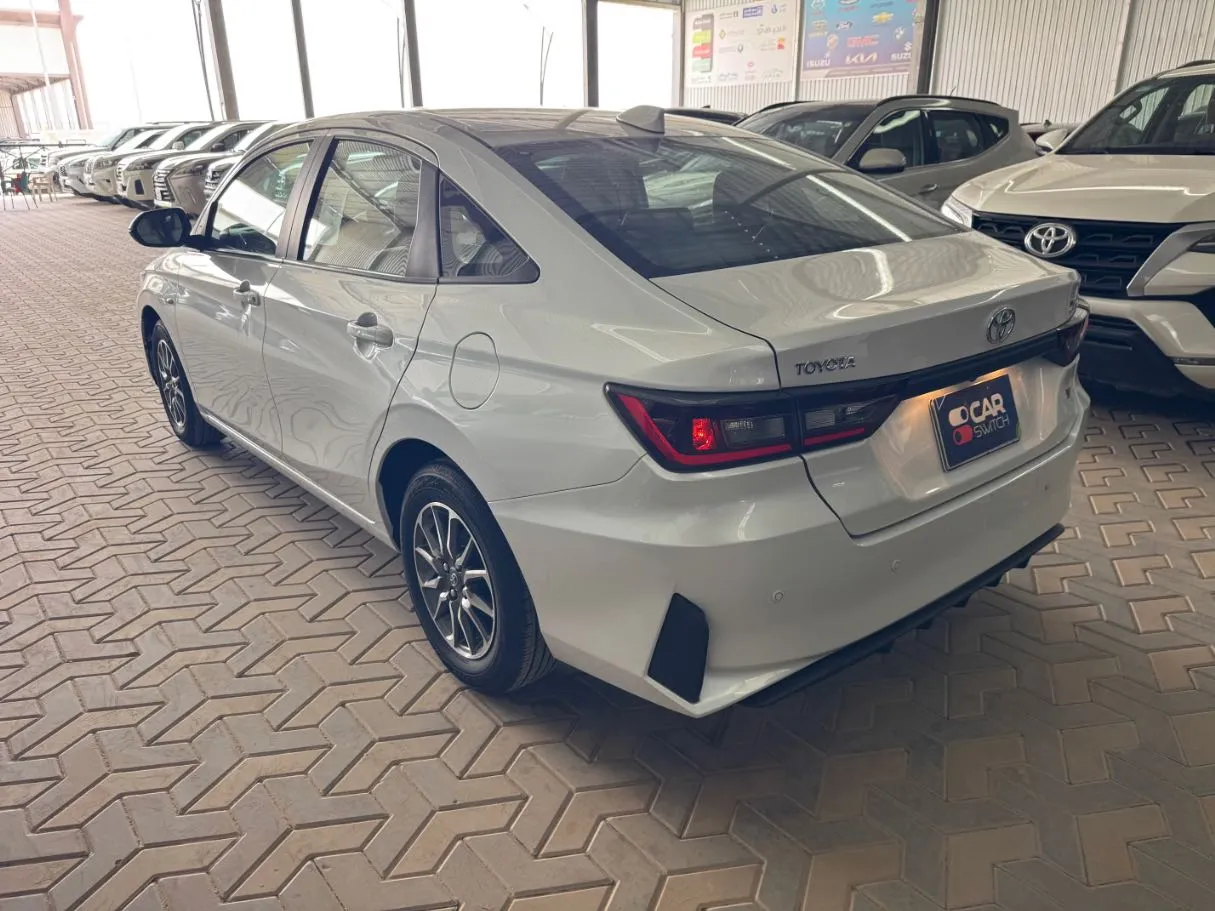 Car image 7