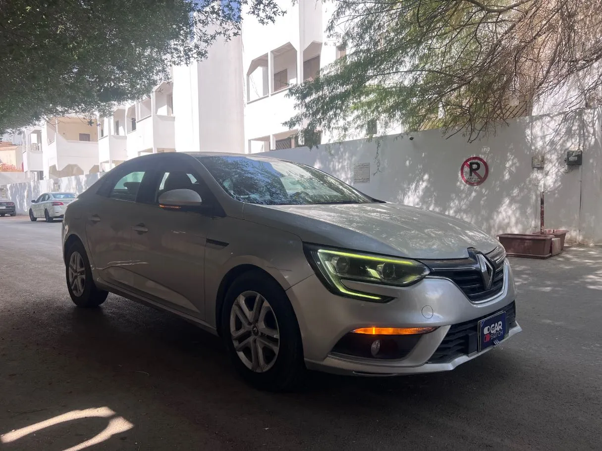 Car image 3