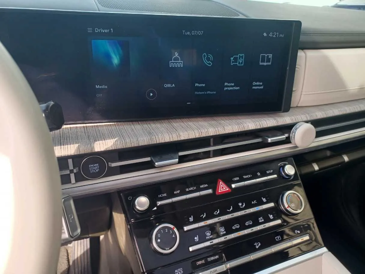 Car image 17