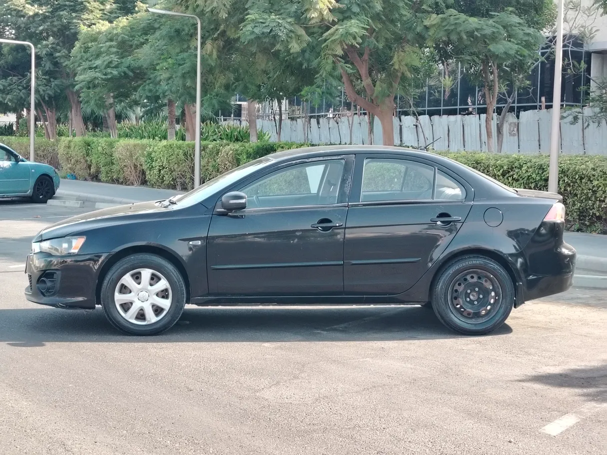 Car image 8