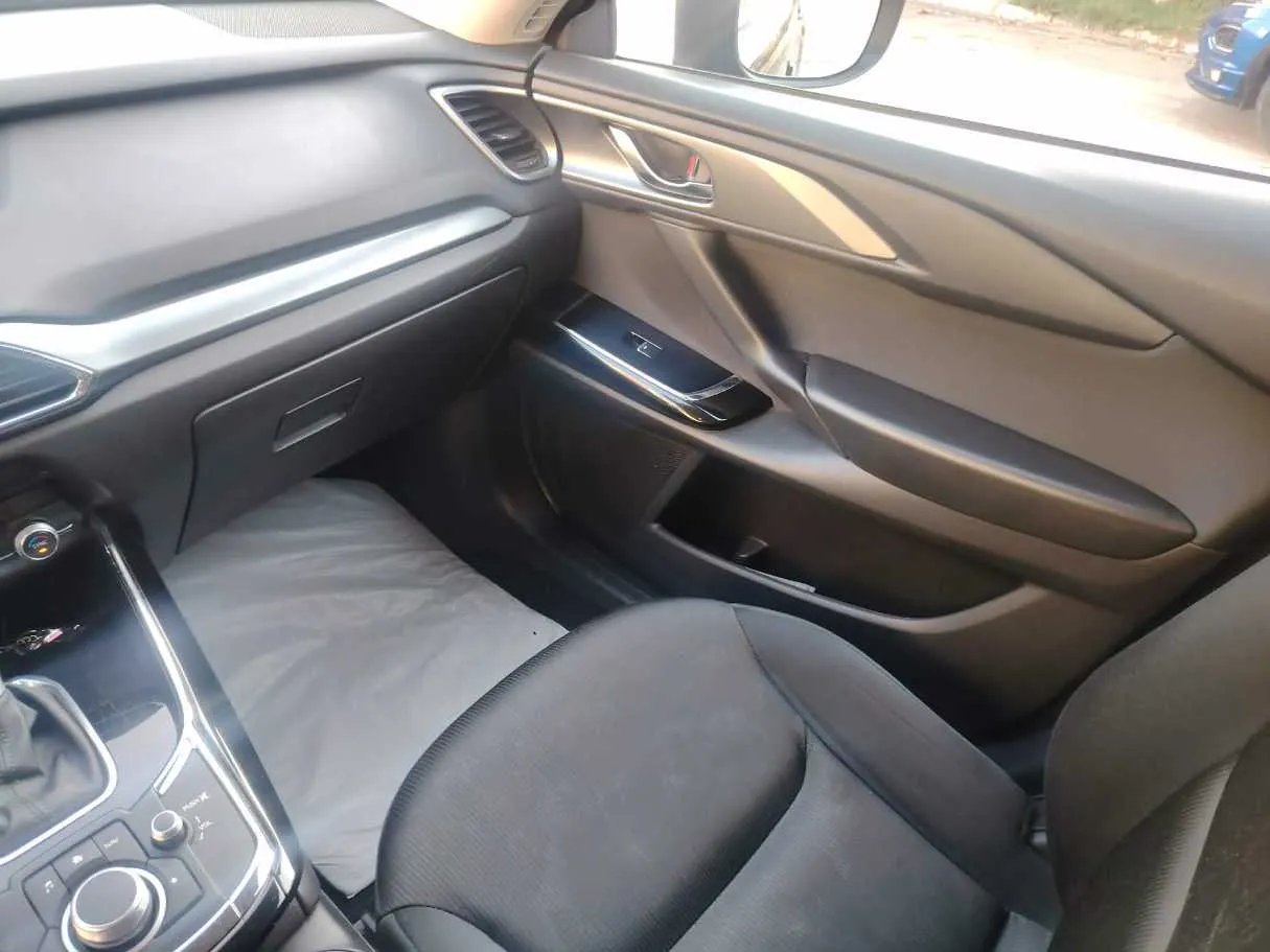 Car image 40